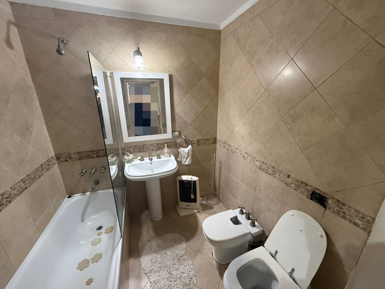 CASA 3 AMB CON COCHERA, PATIO CON LAVADERO Y PARRILLA REF. 909