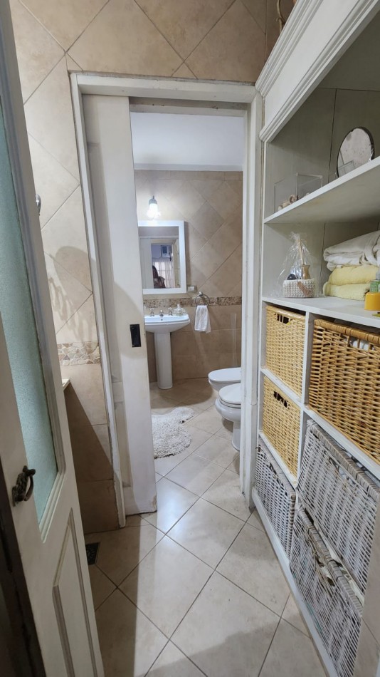 CASA 3 AMB CON COCHERA, PATIO CON LAVADERO Y PARRILLA REF. 909