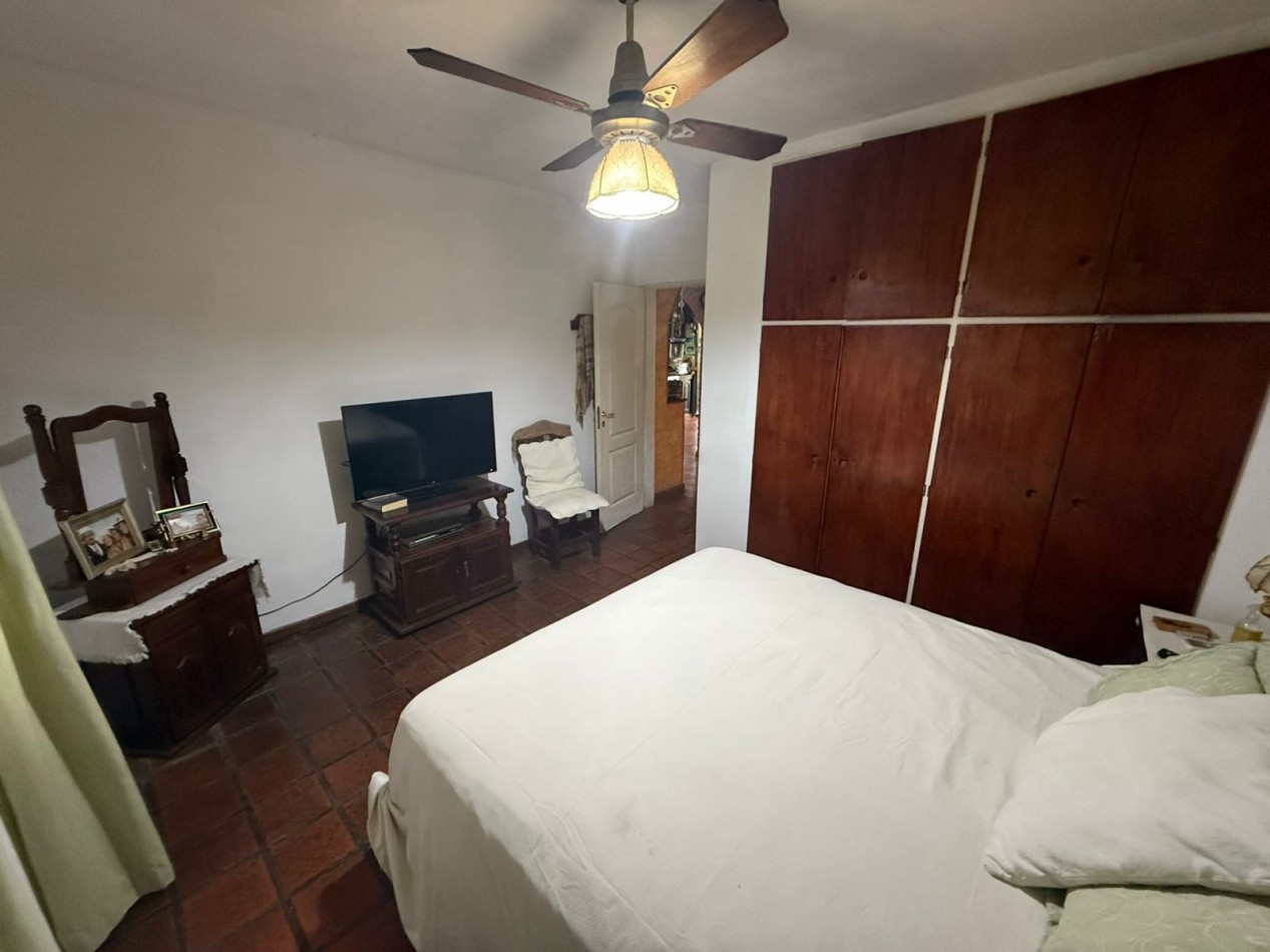 CASA 3 AMB CON COCHERA, PATIO CON LAVADERO Y PARRILLA REF. 909