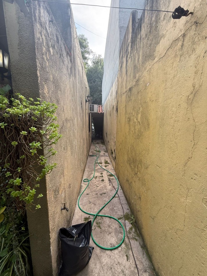 CASA 3 AMB CON COCHERA, PATIO CON LAVADERO Y PARRILLA REF. 909