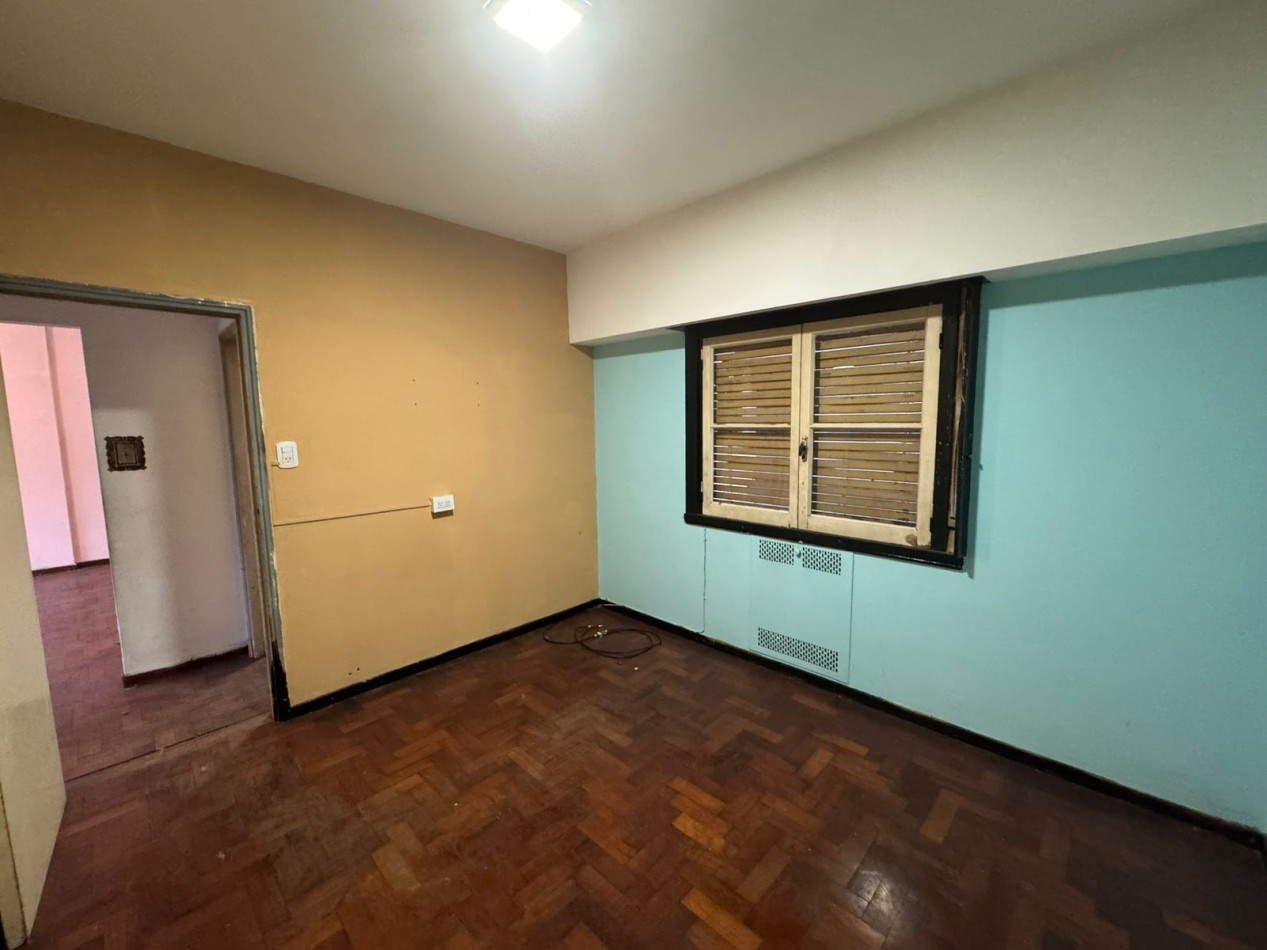 DEPARTAMENTO 3 AMB AL FRENTE A REFACCIONAR.REF.911 