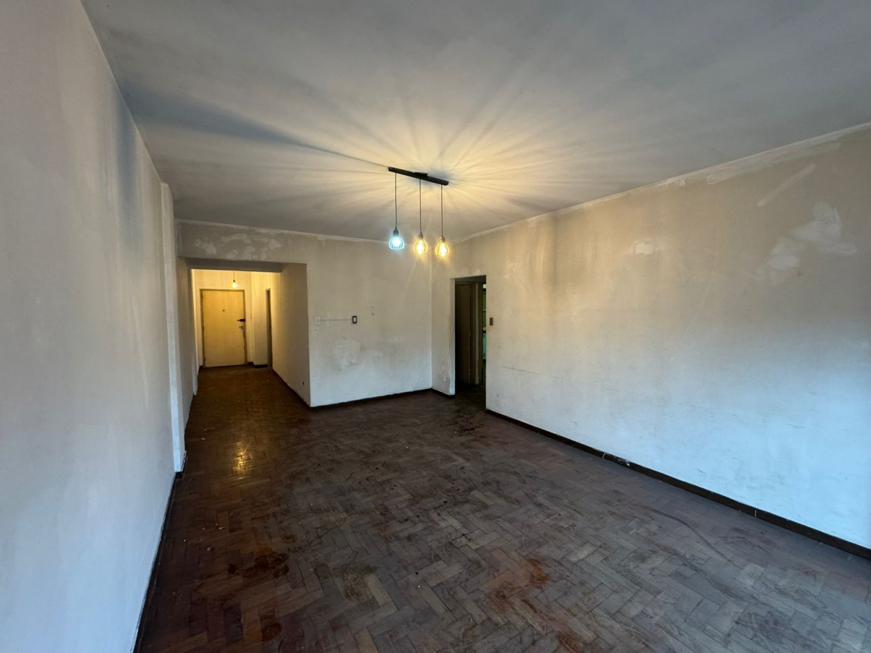 DEPARTAMENTO 3 AMB AL FRENTE A REFACCIONAR.REF.911 