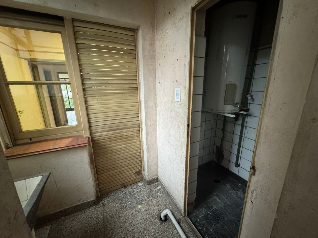 DEPARTAMENTO 3 AMB AL FRENTE A REFACCIONAR.REF.911 