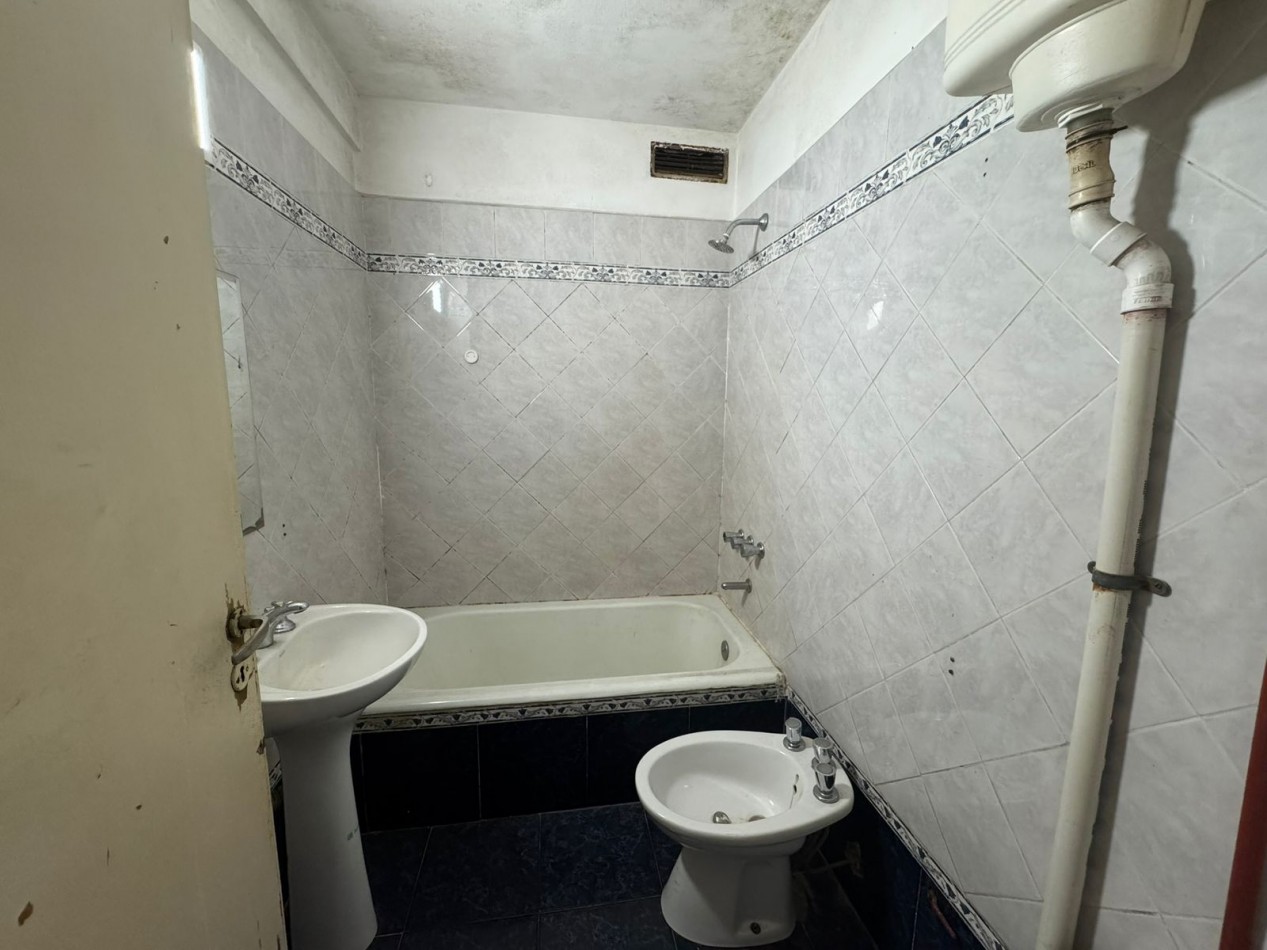 DEPARTAMENTO 3 AMB AL FRENTE A REFACCIONAR.REF.911 