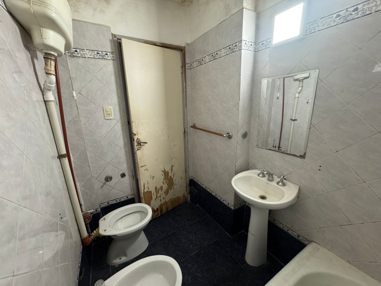 DEPARTAMENTO 3 AMB AL FRENTE A REFACCIONAR.REF.911 