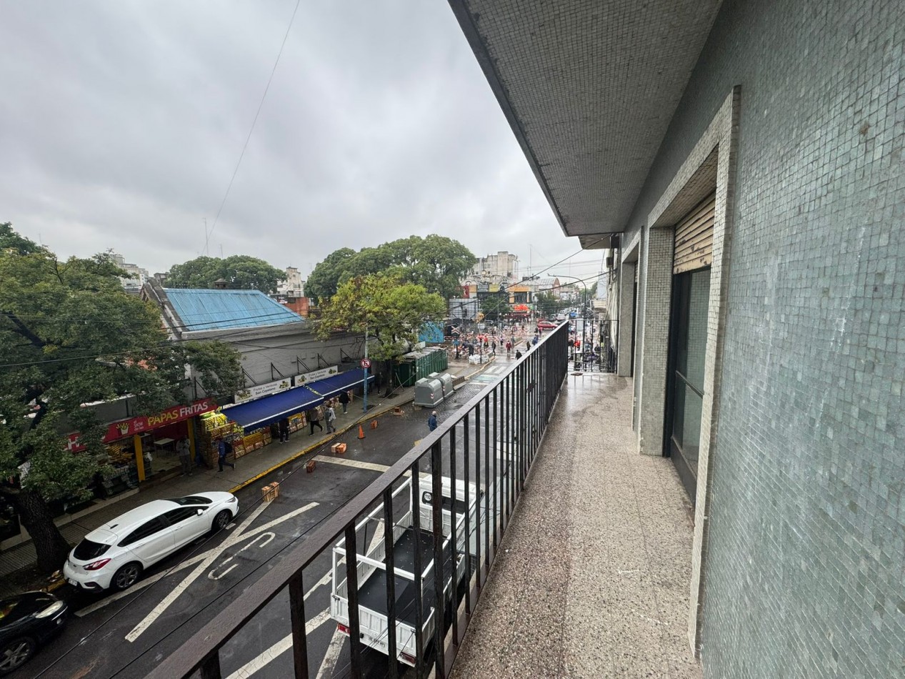 DEPARTAMENTO 3 AMB AL FRENTE A REFACCIONAR.REF.911 