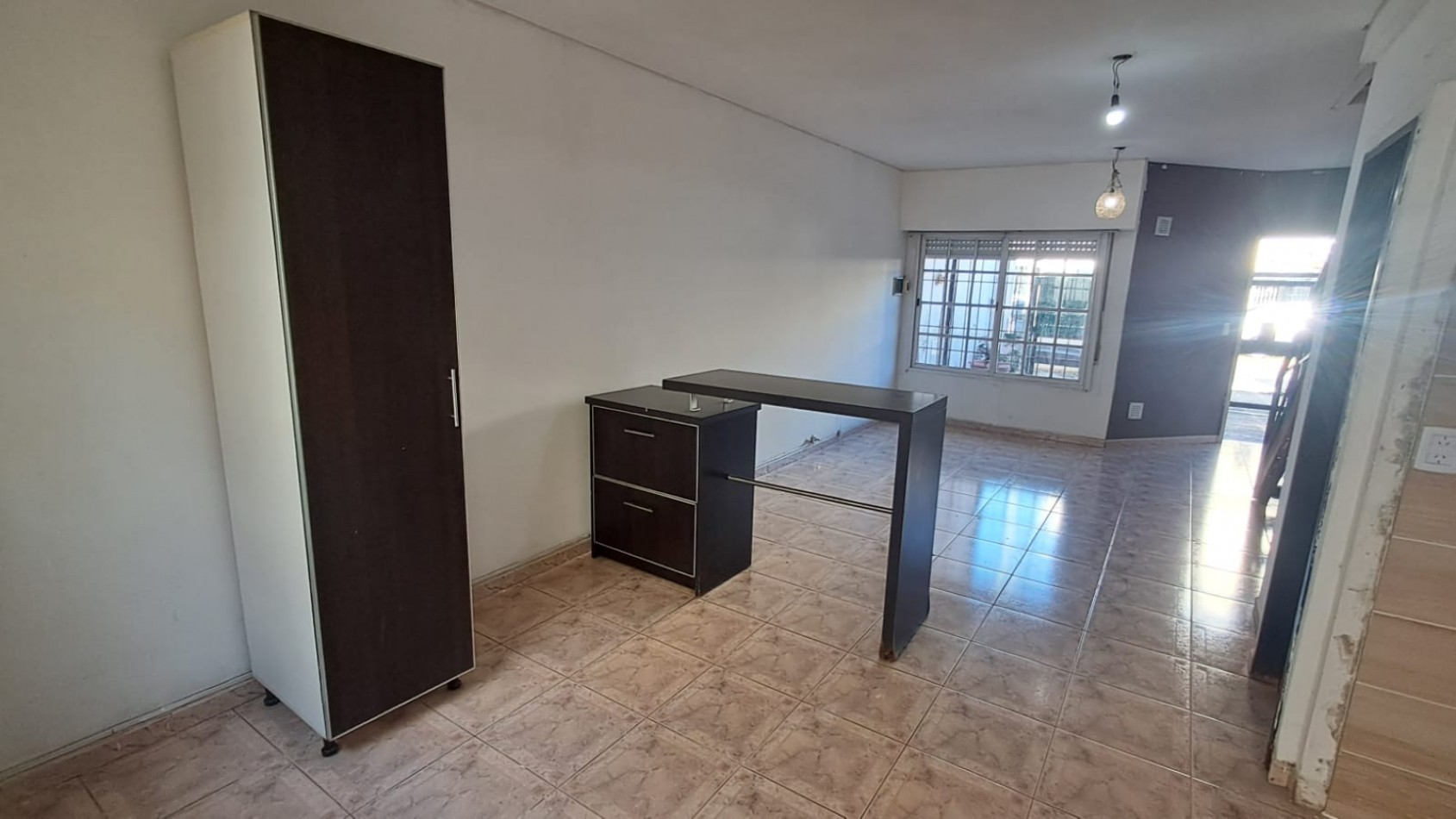 DUPLEX 4 AMB CON PATIO Y COCHERA DESCUBIERTA.REF.912 