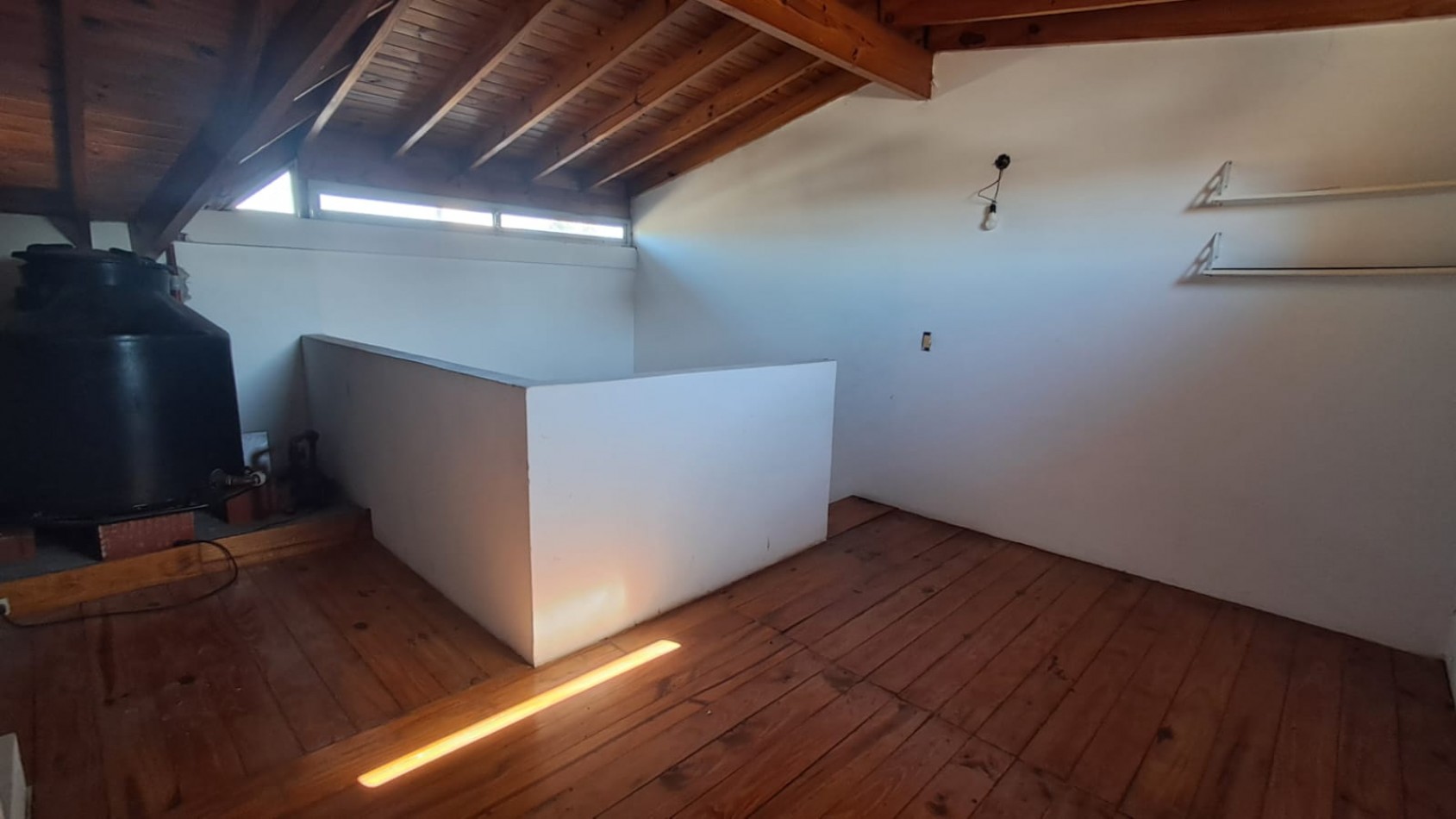 DUPLEX 4 AMB CON PATIO Y COCHERA DESCUBIERTA.REF.912 
