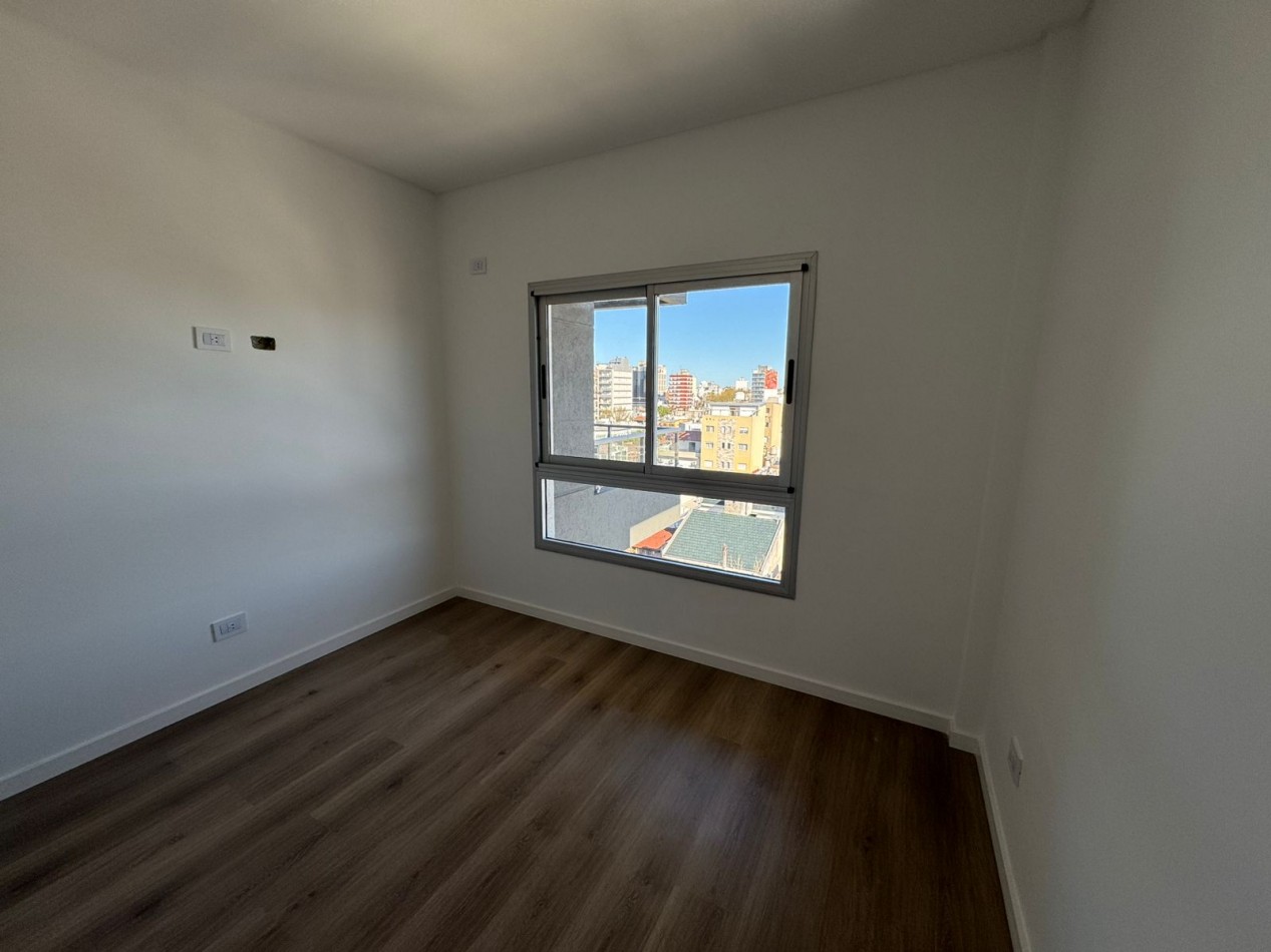 DEPARTAMENTO 2 AMB C/ COCHERA INCLUIDA - A ESTRENAR - BALCON AL FRENTE - MODELO 3. REF.863/3