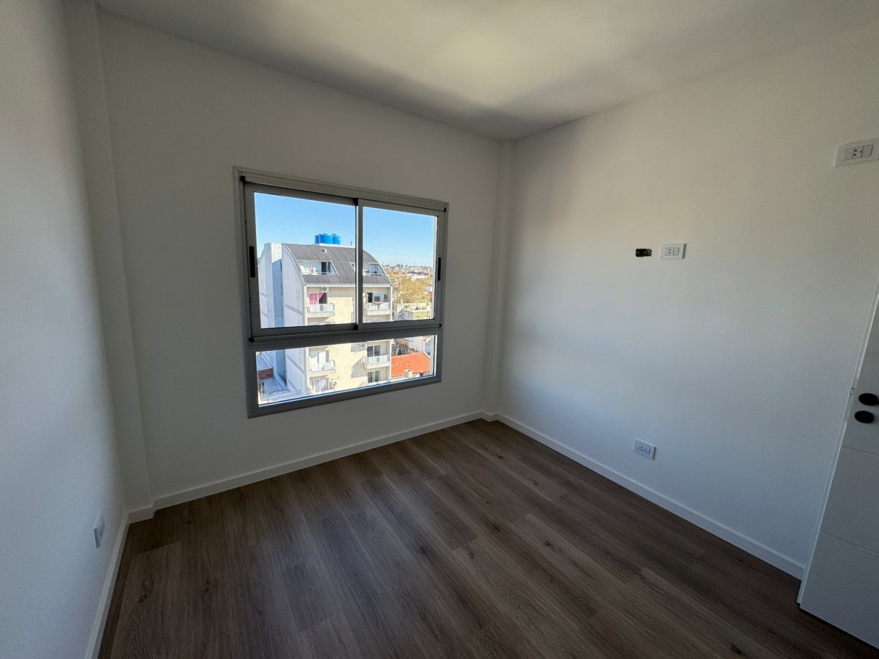 DEPARTAMENTO 2 AMB CON COCHERA INCLUIDA - A ESTRENAR - BALCON AL CONTRAFRENTE - MODELO 2. REF.863/2 