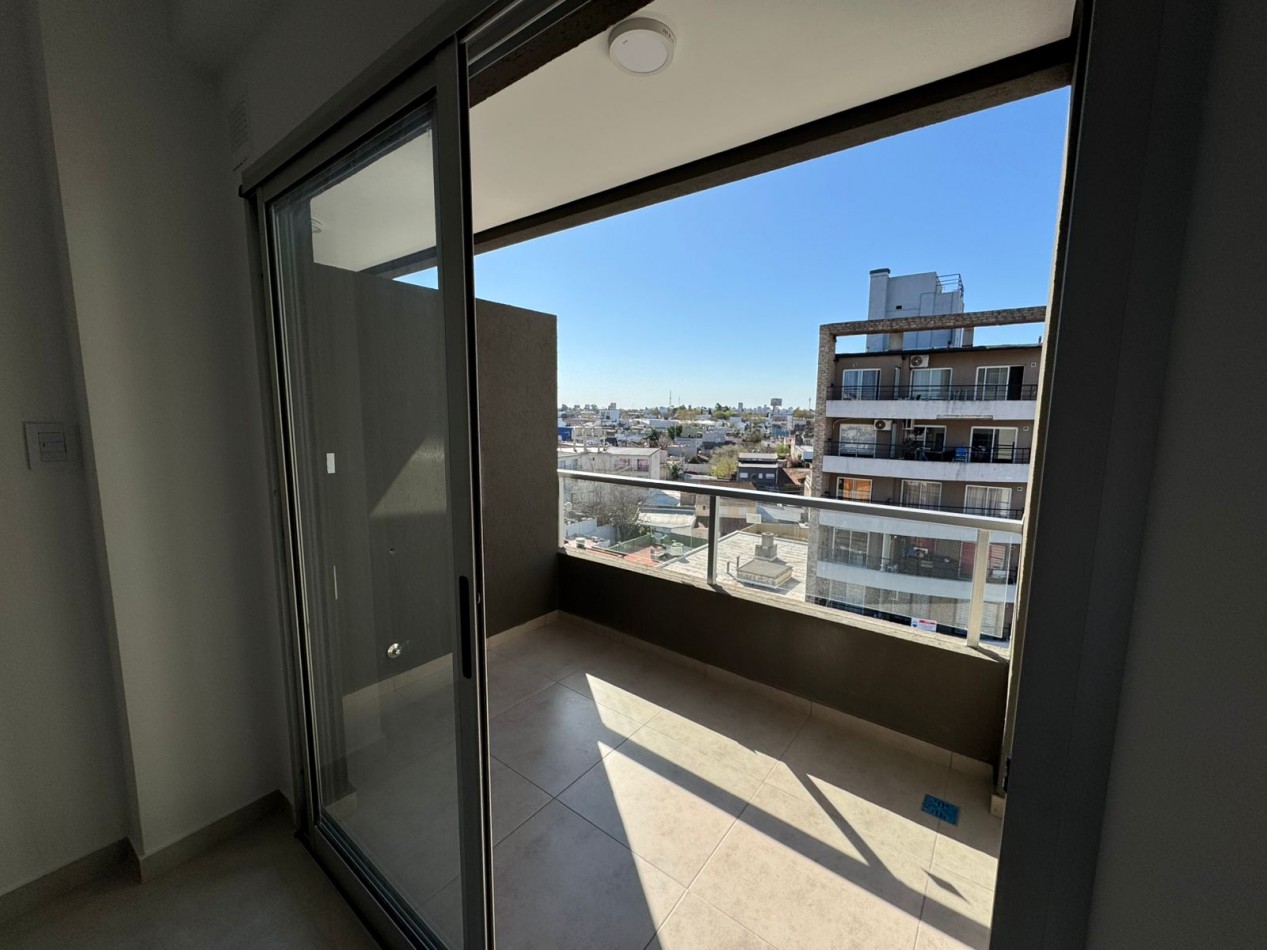 DEPARTAMENTO 2 AMB CON COCHERA INCLUIDA - A ESTRENAR - BALCON AL FRENTE - MODELO 1. REF.863/1