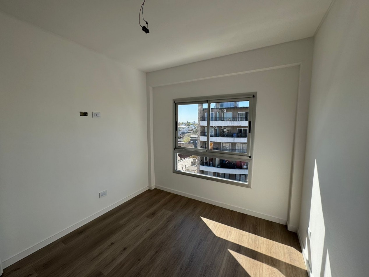 DEPARTAMENTO 2 AMB CON COCHERA INCLUIDA - A ESTRENAR - BALCON AL FRENTE - MODELO 1. REF.863/1
