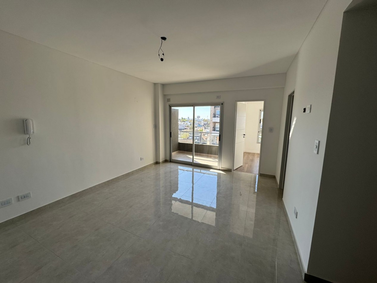 DEPARTAMENTO 2 AMB CON COCHERA INCLUIDA - A ESTRENAR - BALCON AL FRENTE - MODELO 1. REF.863/1