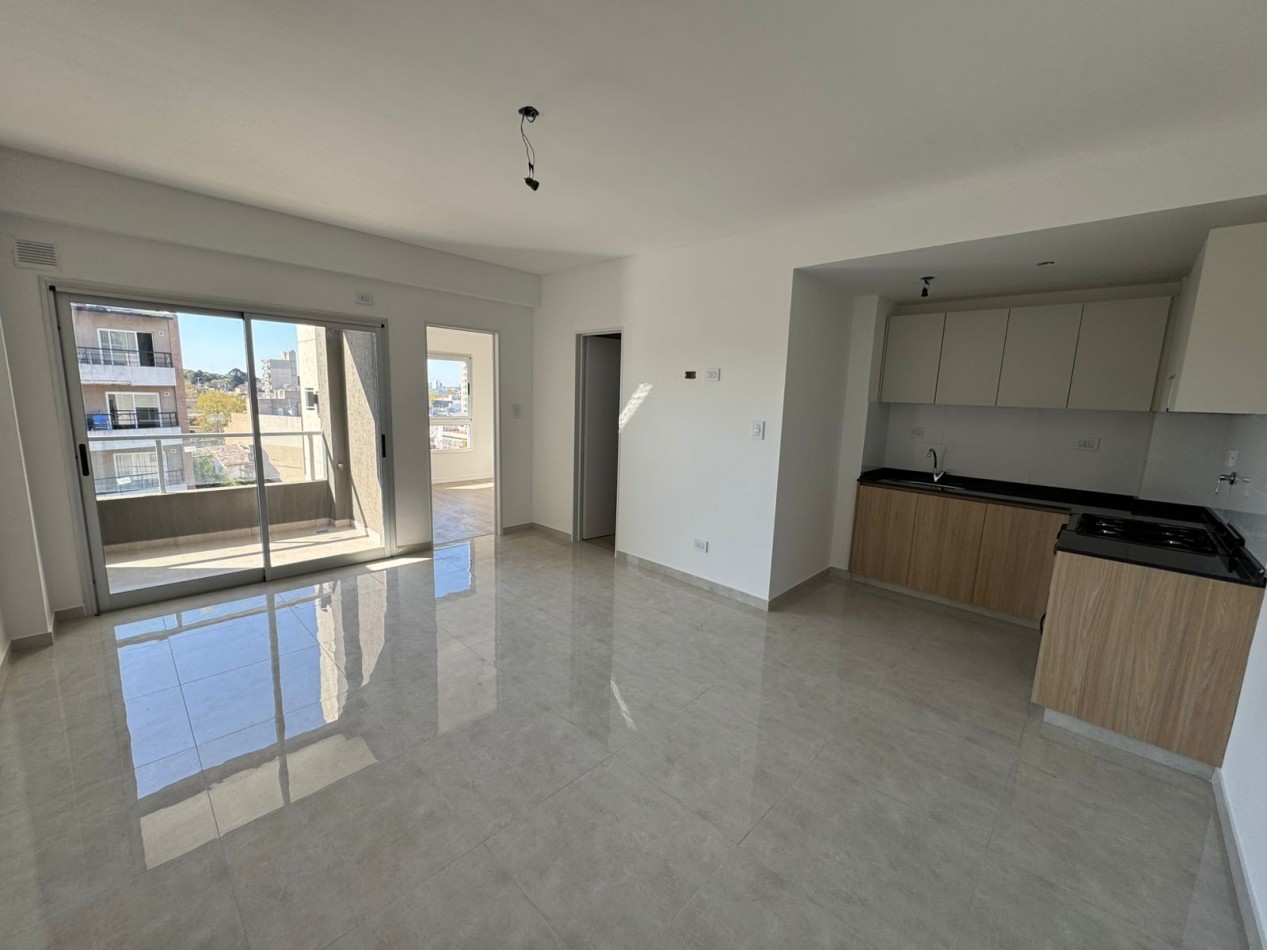 DEPARTAMENTO 2 AMB CON COCHERA INCLUIDA - A ESTRENAR - BALCON AL FRENTE - MODELO 1. REF.863/1