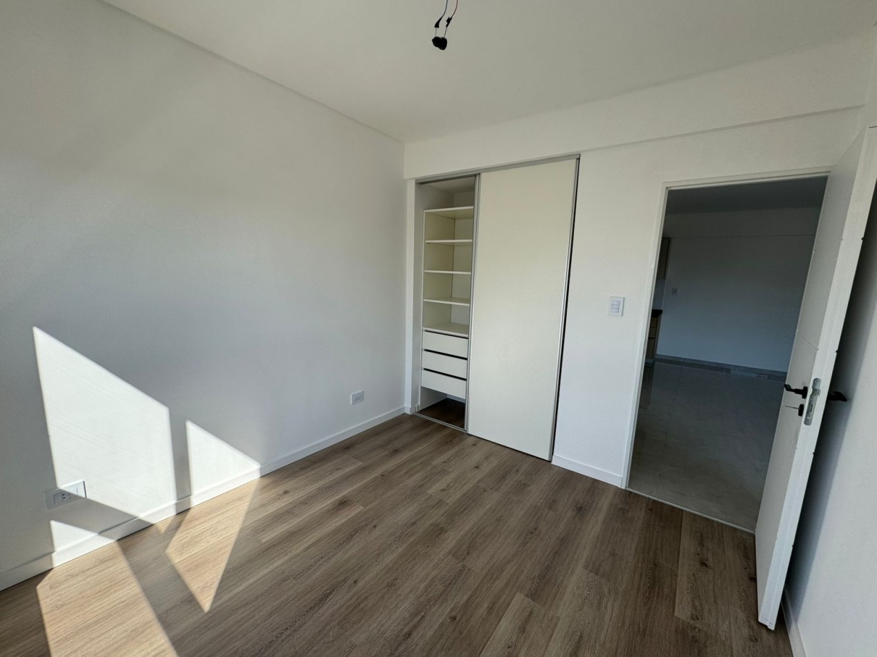 DEPARTAMENTO 2 AMB CON COCHERA INCLUIDA - A ESTRENAR - BALCON AL FRENTE - MODELO 1. REF.863/1