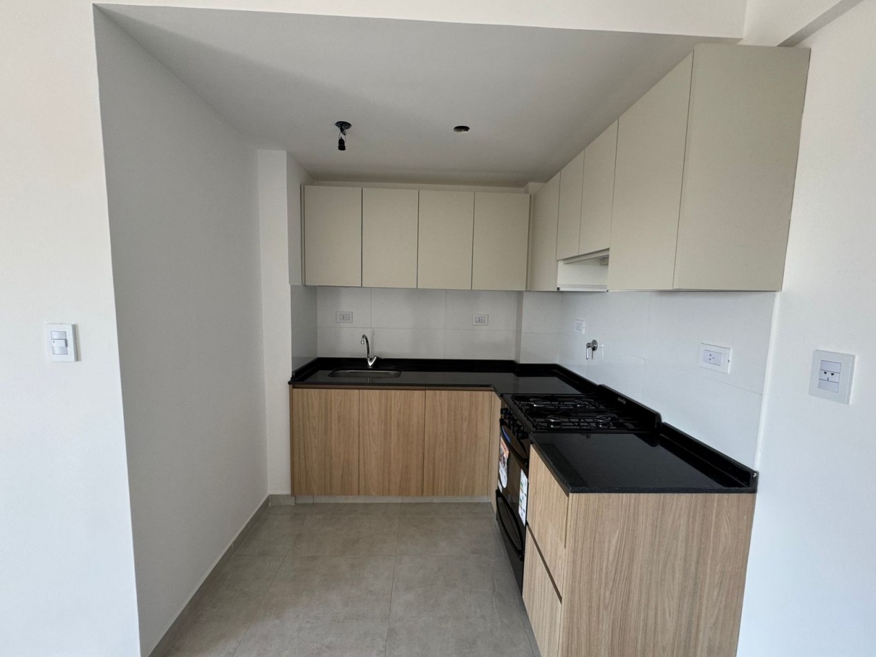 DEPARTAMENTO 2 AMB CON COCHERA INCLUIDA - A ESTRENAR - BALCON AL FRENTE - MODELO 1. REF.863/1