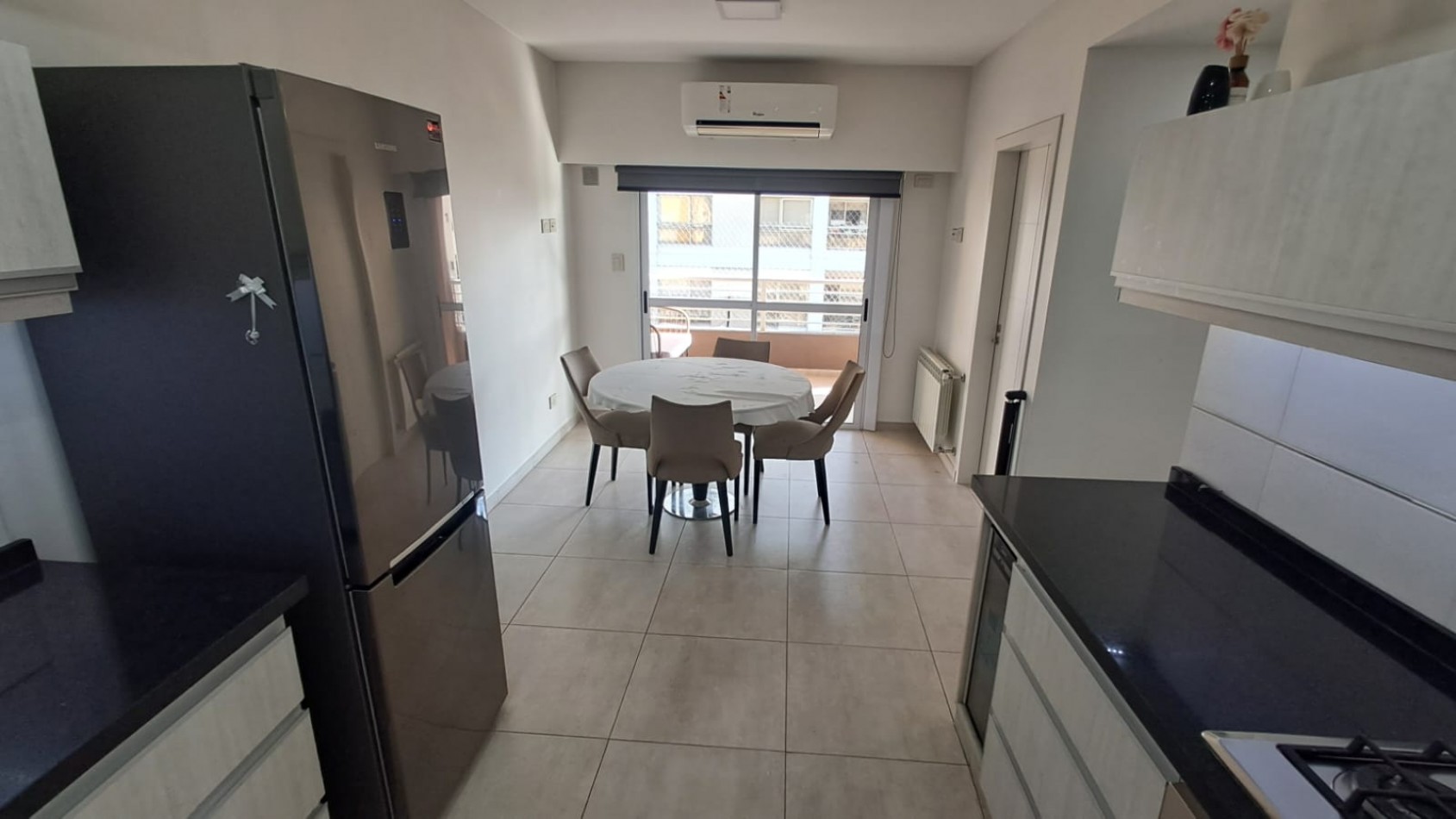 PISO DE 3 AMBIENTES CON DOBLE SUITE, 2 COCHERAS Y VISTA AL FRENTE.REF.914