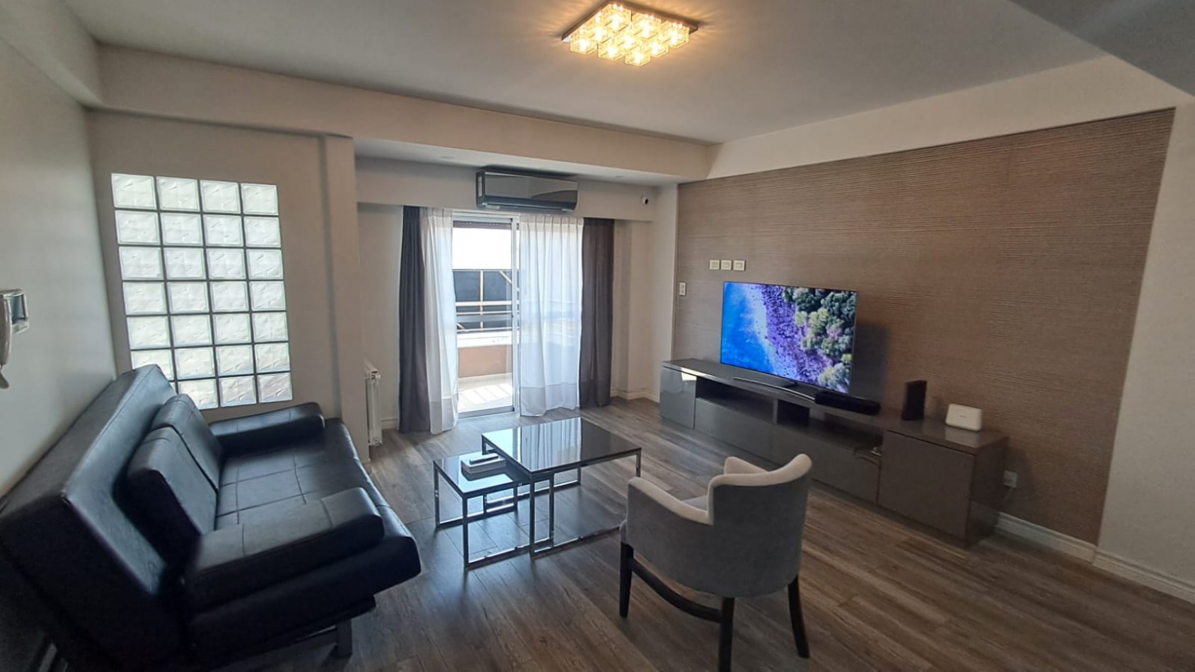 PISO DE 3 AMBIENTES CON DOBLE SUITE, 2 COCHERAS Y VISTA AL FRENTE.REF.914
