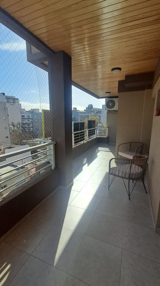 PISO DE 3 AMBIENTES CON DOBLE SUITE, 2 COCHERAS Y VISTA AL FRENTE.REF.914