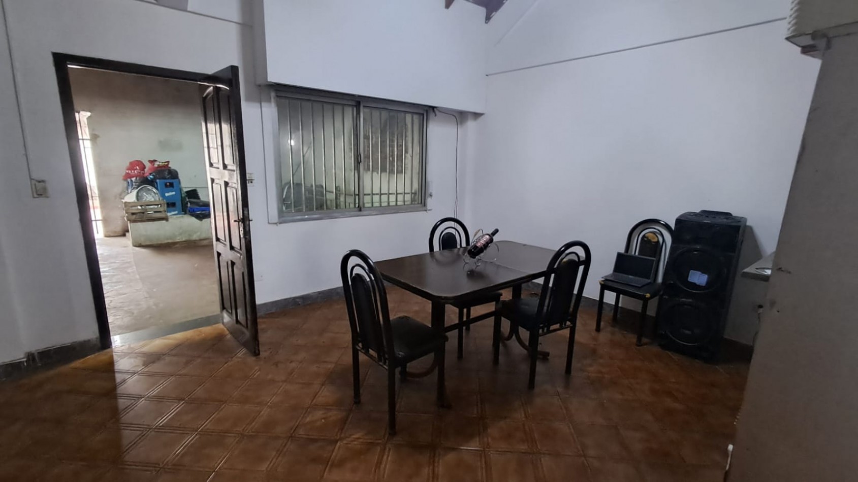 CASA CON SALON DE FIESTA/COCHERA.REF.915 