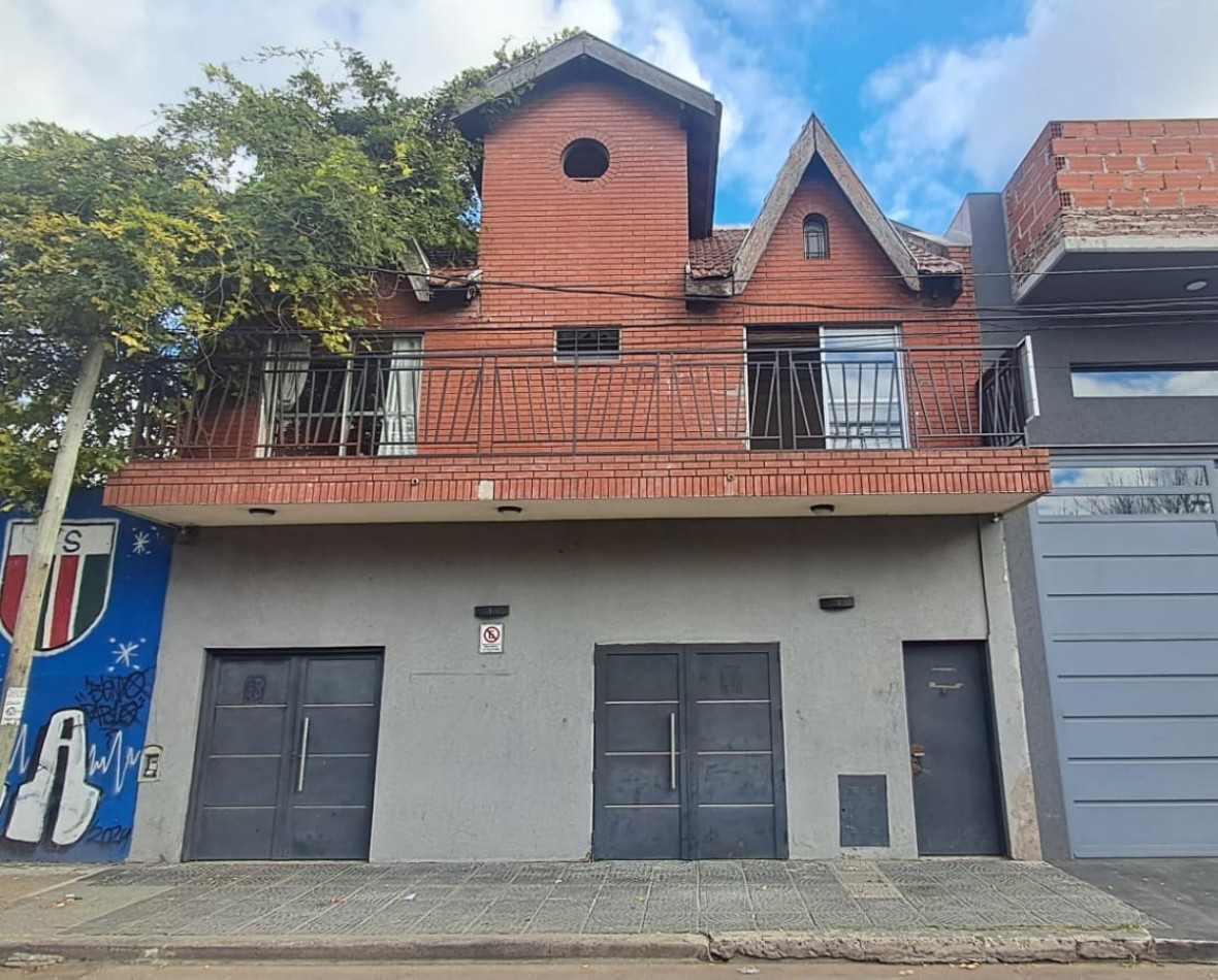 CASA CON SALON DE FIESTA/COCHERA.REF.915 