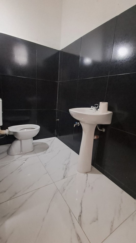 DEPARTAMENTO 2 AMB CON PATIO Y LOCAL CON DEPOSITO.REF.916