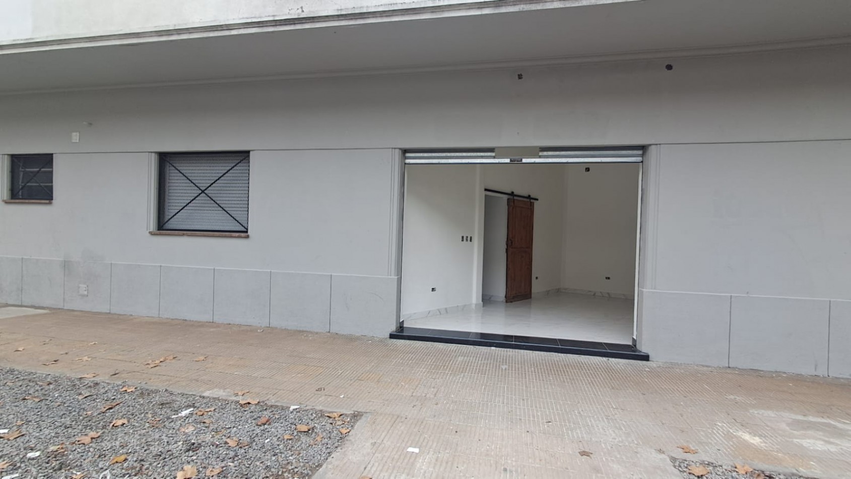 DEPARTAMENTO 2 AMB CON PATIO Y LOCAL CON DEPOSITO.REF.916