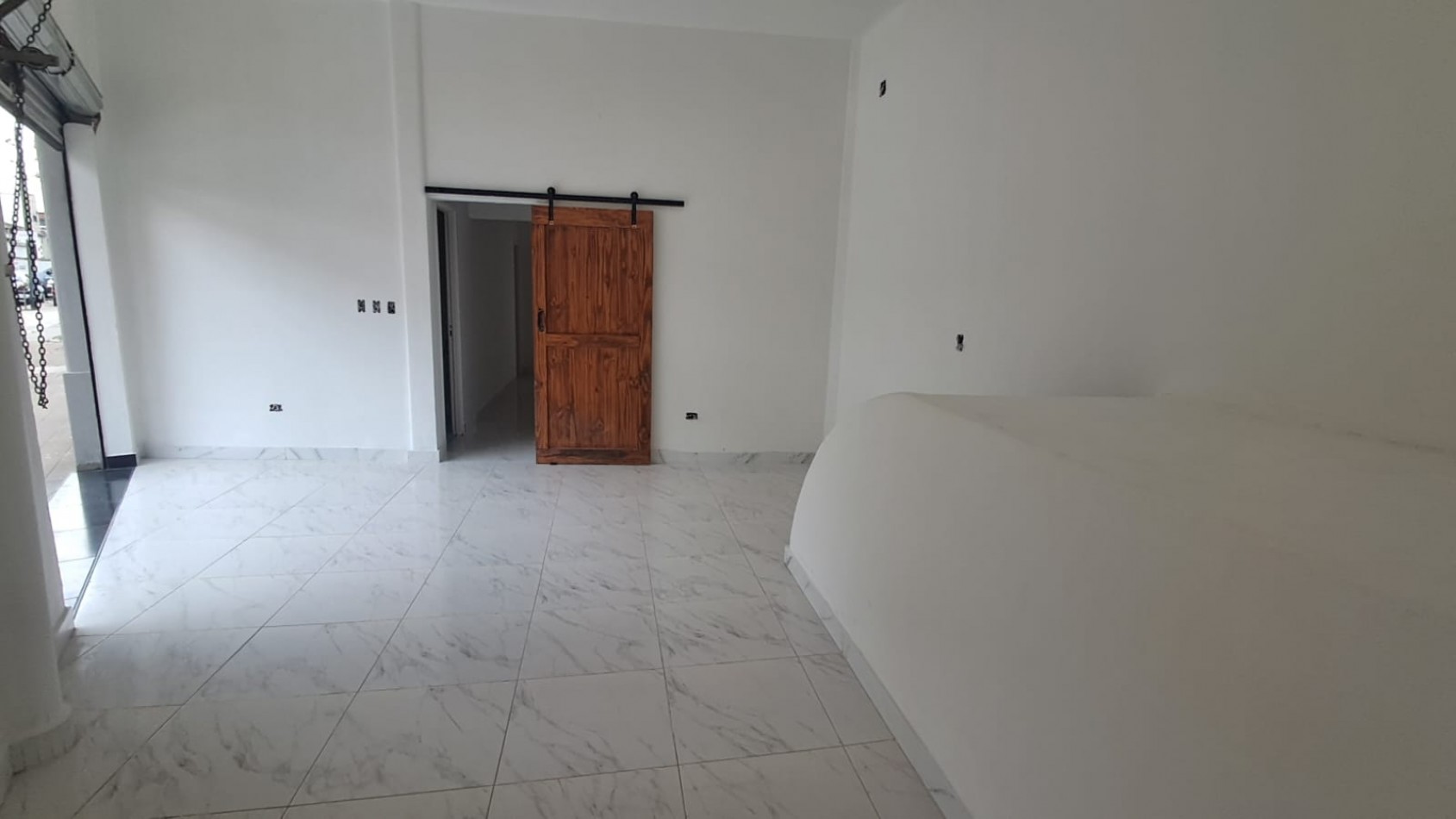 DEPARTAMENTO 2 AMB CON PATIO Y LOCAL CON DEPOSITO.REF.916