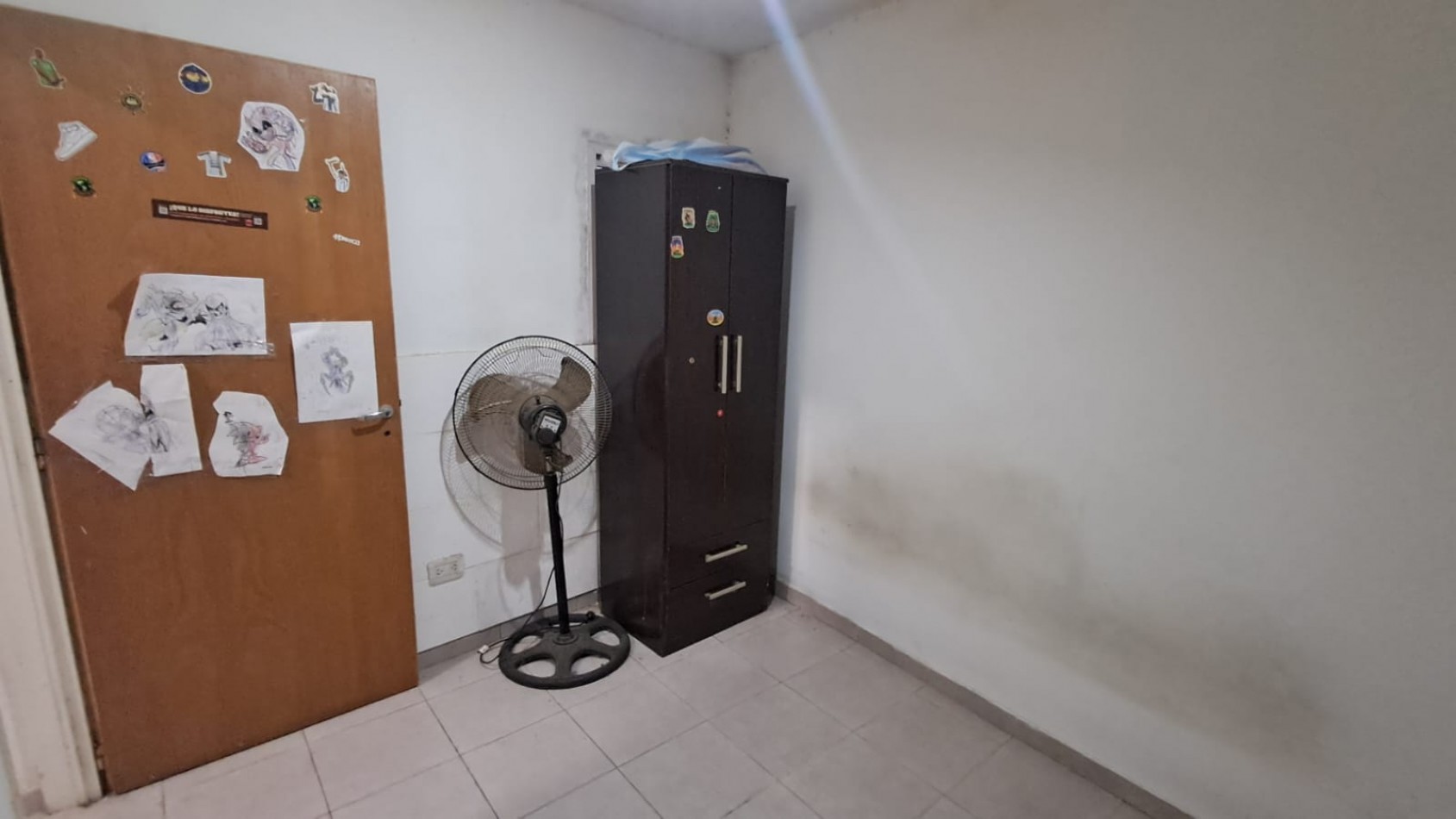 INMUEBLE SOBRE LOTE (8,66X53,69): LOCAL CON TERRAZA + 3 VIVIENDAS 3 AMB C/ PATIO REF. 917
