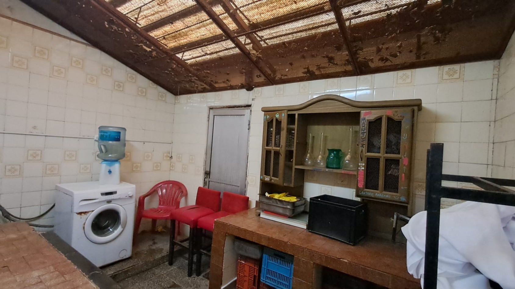  CASA CON 3 DORMITORIOS, GRAN SALA DE JUEGOS Y LOCAL.REF.924