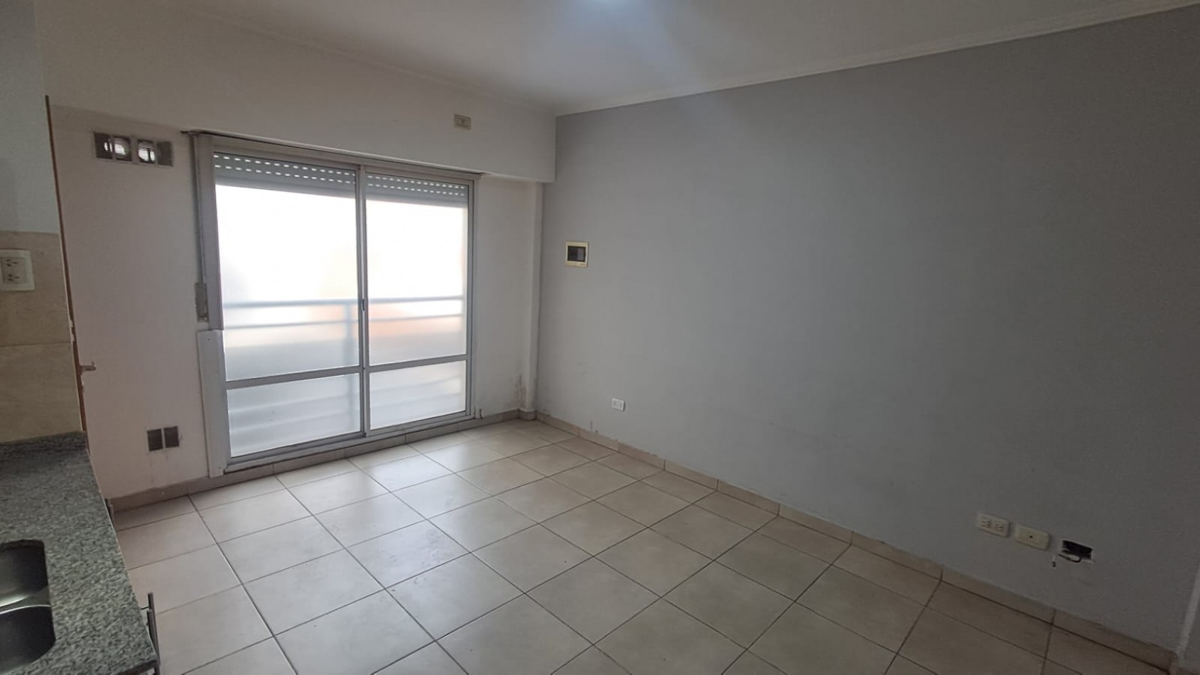 DEPARTAMENTO 2 AMBIENTRE CON BALCON FRANCES (CENTRICO)