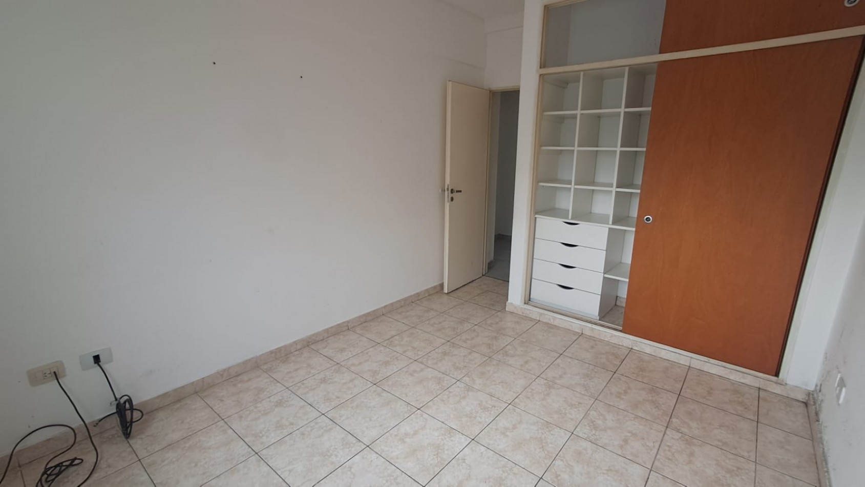 DEPARTAMENTO 2 AMBIENTRE CON BALCON FRANCES (CENTRICO)