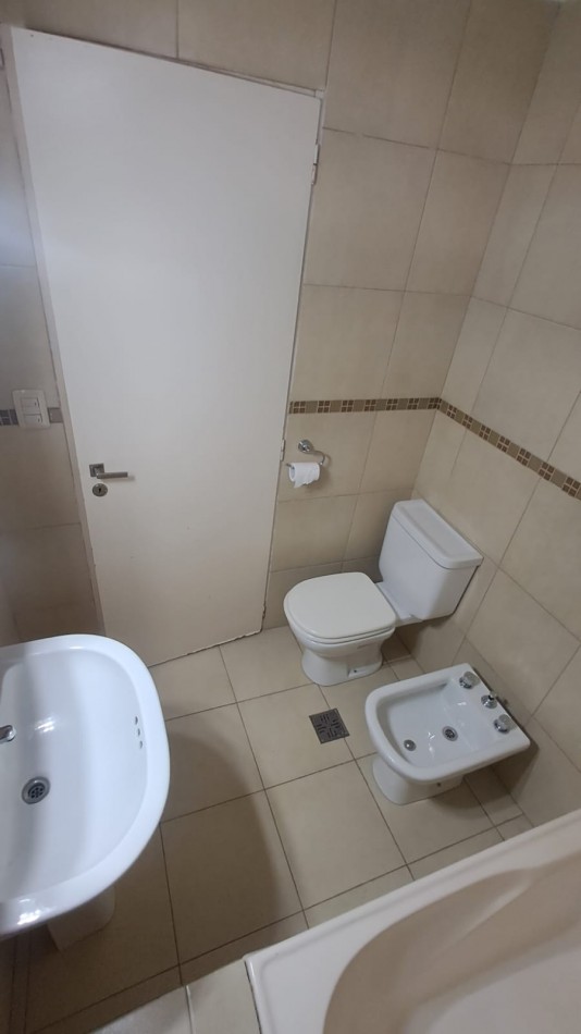 DEPARTAMENTO MONOAMBIENTE C/BAÑO Y BALCON FRANCES. REF. 927