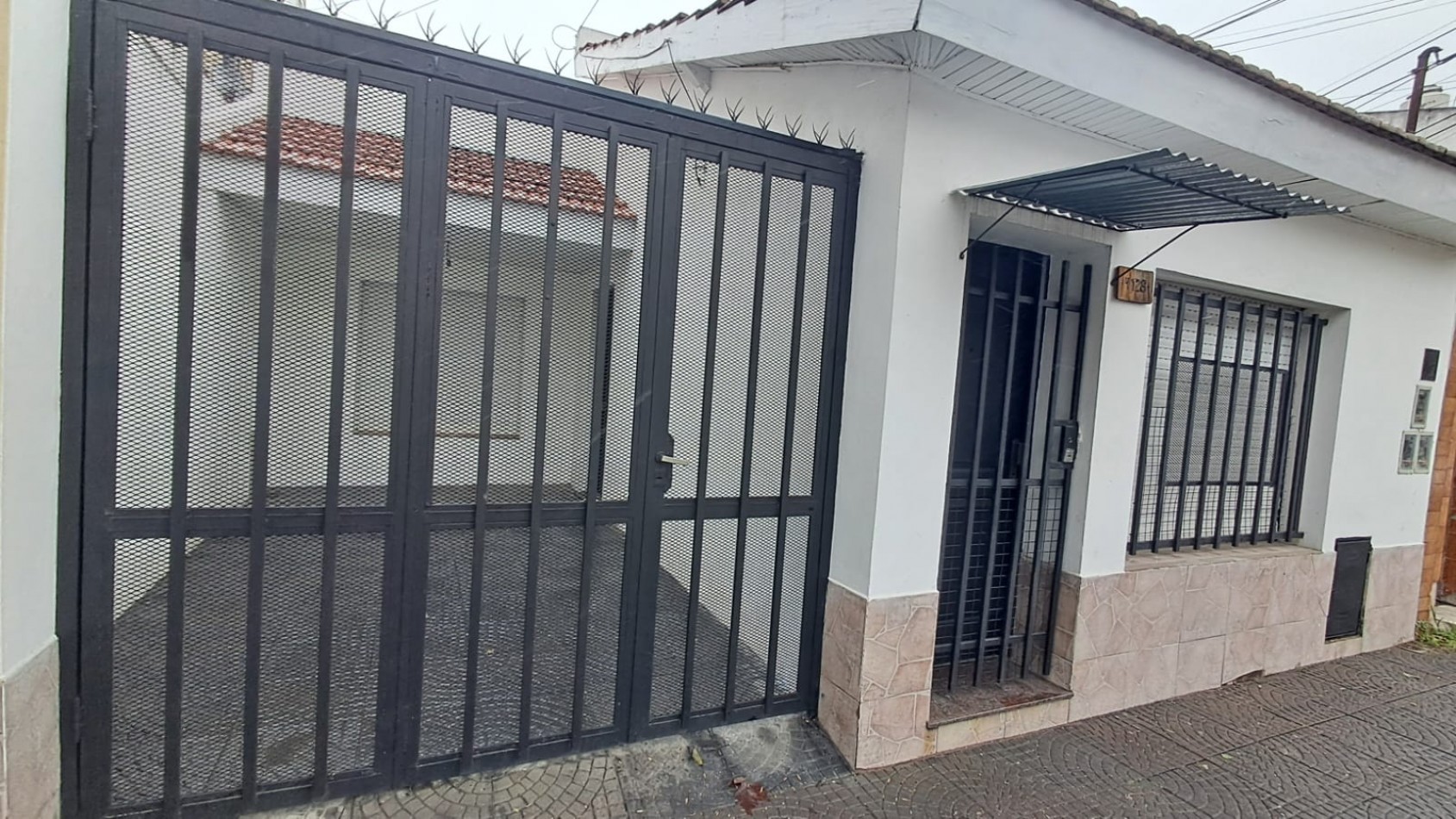 PH 4 AMB PB AL FRENTE CON ENTRADA INDEPENDIENTE CON COCHERA, 2 PATIOS Y TERRAZA SIN EXPENSAS ref: 930
