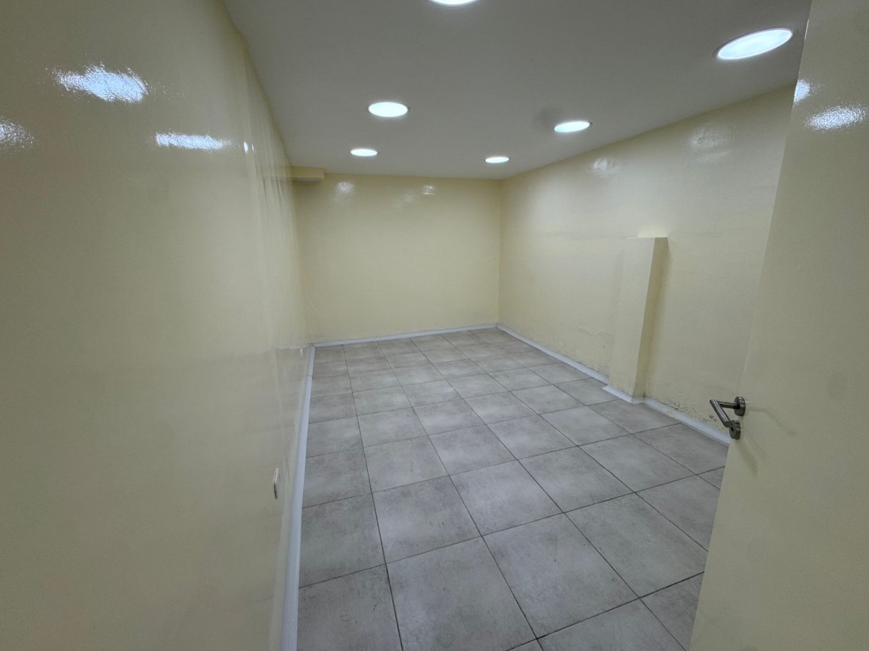 GALPON EN EXCELENTE ESTADO DE 400MTS2 CON VIVIENDA U OFICINAS, DEPOSITOS Y MONTACARGA.REF.931 