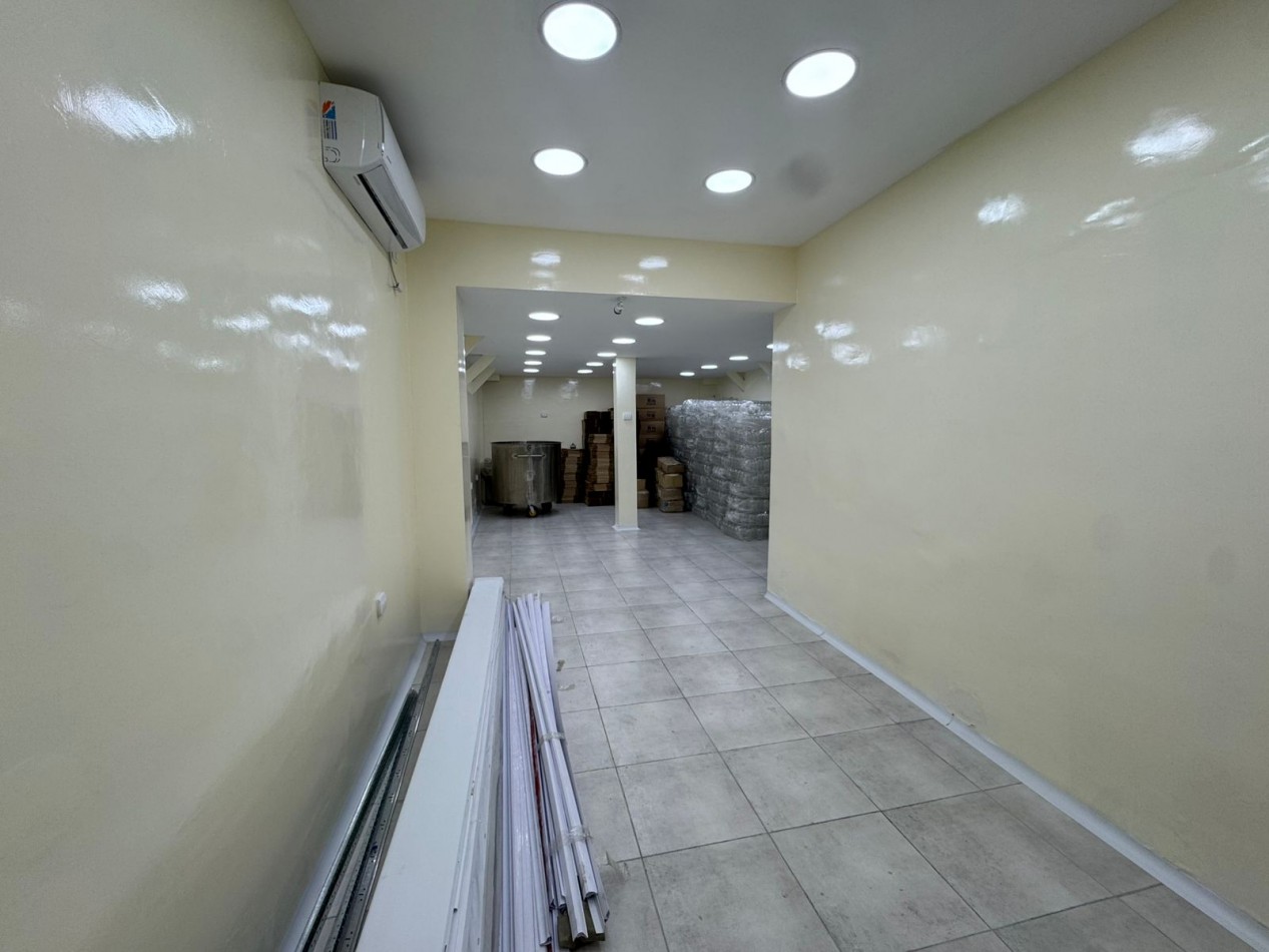 GALPON EN EXCELENTE ESTADO DE 400MTS2 CON VIVIENDA U OFICINAS, DEPOSITOS Y MONTACARGA.REF.931 