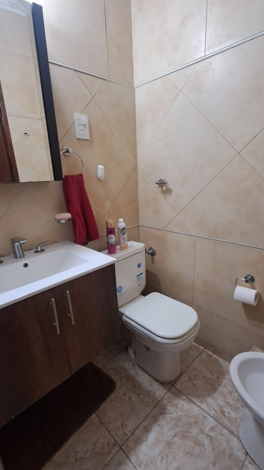 CASA 3 AMB CON PATIO CON PARRILLA, LAVADERO CUBIERTO Y TERRAZA.REF.932