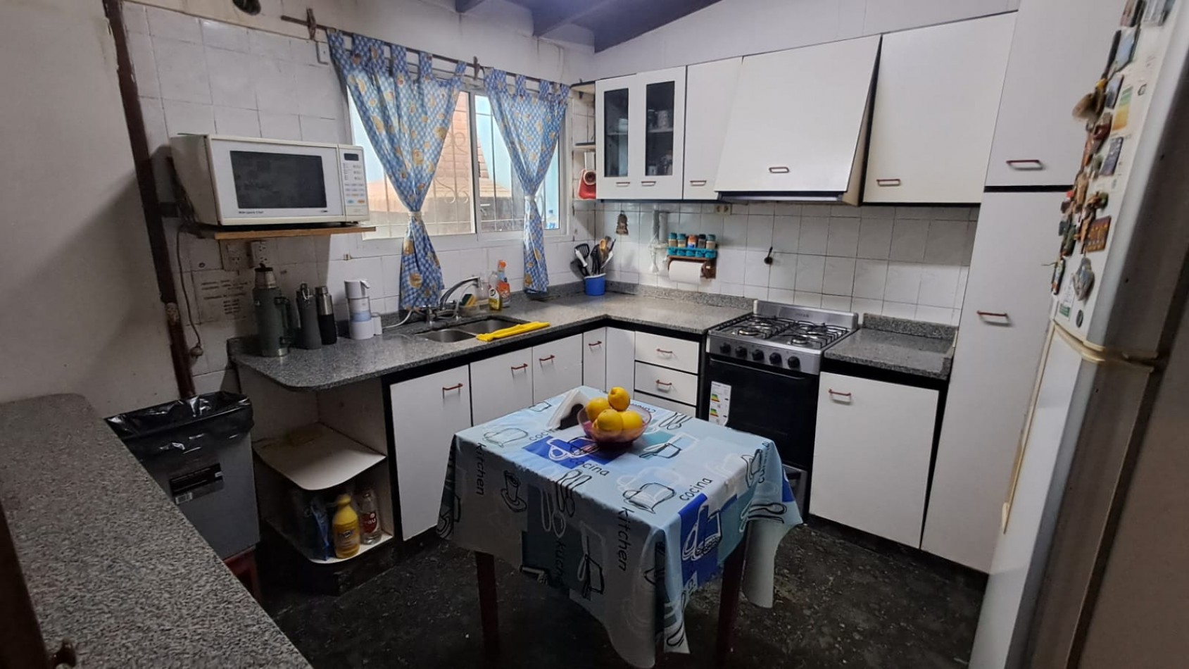 CASA 3 AMB CON PATIO CON PARRILLA, LAVADERO CUBIERTO Y TERRAZA.REF.932