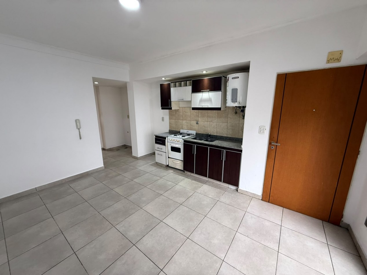 DEPARTAMENTO 2 AMBIENTRE CON BALCON FRANCES (CENTRICO).REF.926