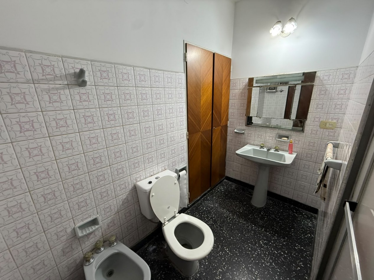 CASA 4 AMB CON SALON, GARAGE CUBIERTO, PATIO, LAVADERO CUBIERTO, TERRAZA Y FONDO LIBRE REF. 934