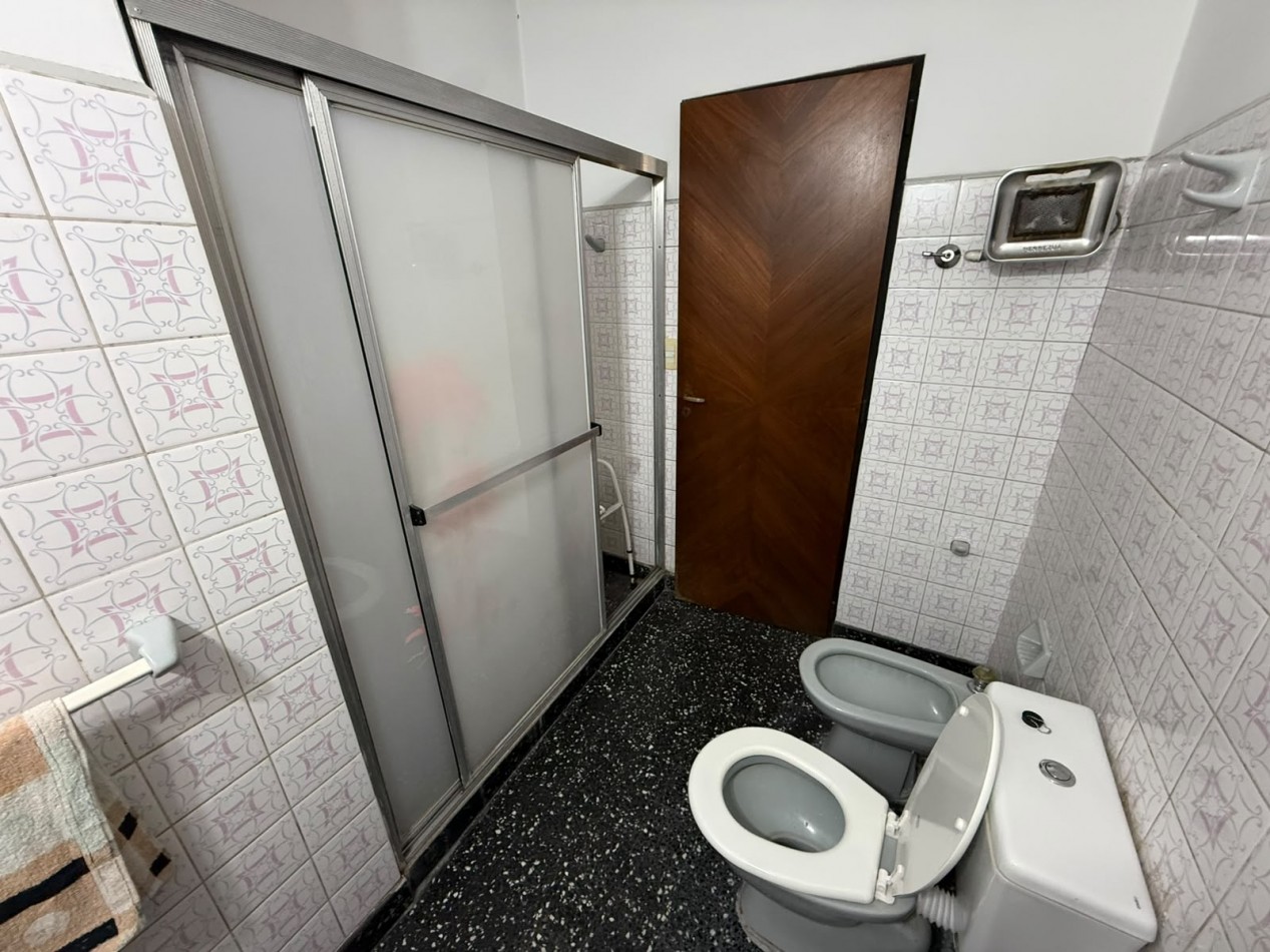 CASA 4 AMB CON SALON, GARAGE CUBIERTO, PATIO, LAVADERO CUBIERTO, TERRAZA Y FONDO LIBRE REF. 934
