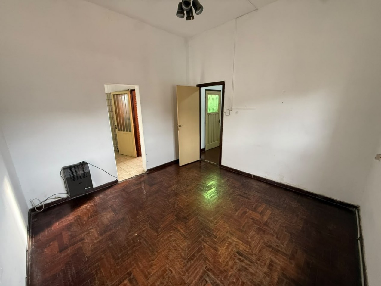 PH 2 AMB AL FRENTE EN PLANTA ALTA CON PATIO CON LAVADERO Y CERRAMIENTO DE TOLDO REBATIBLE (SIN EXPENSAS) REF. 938