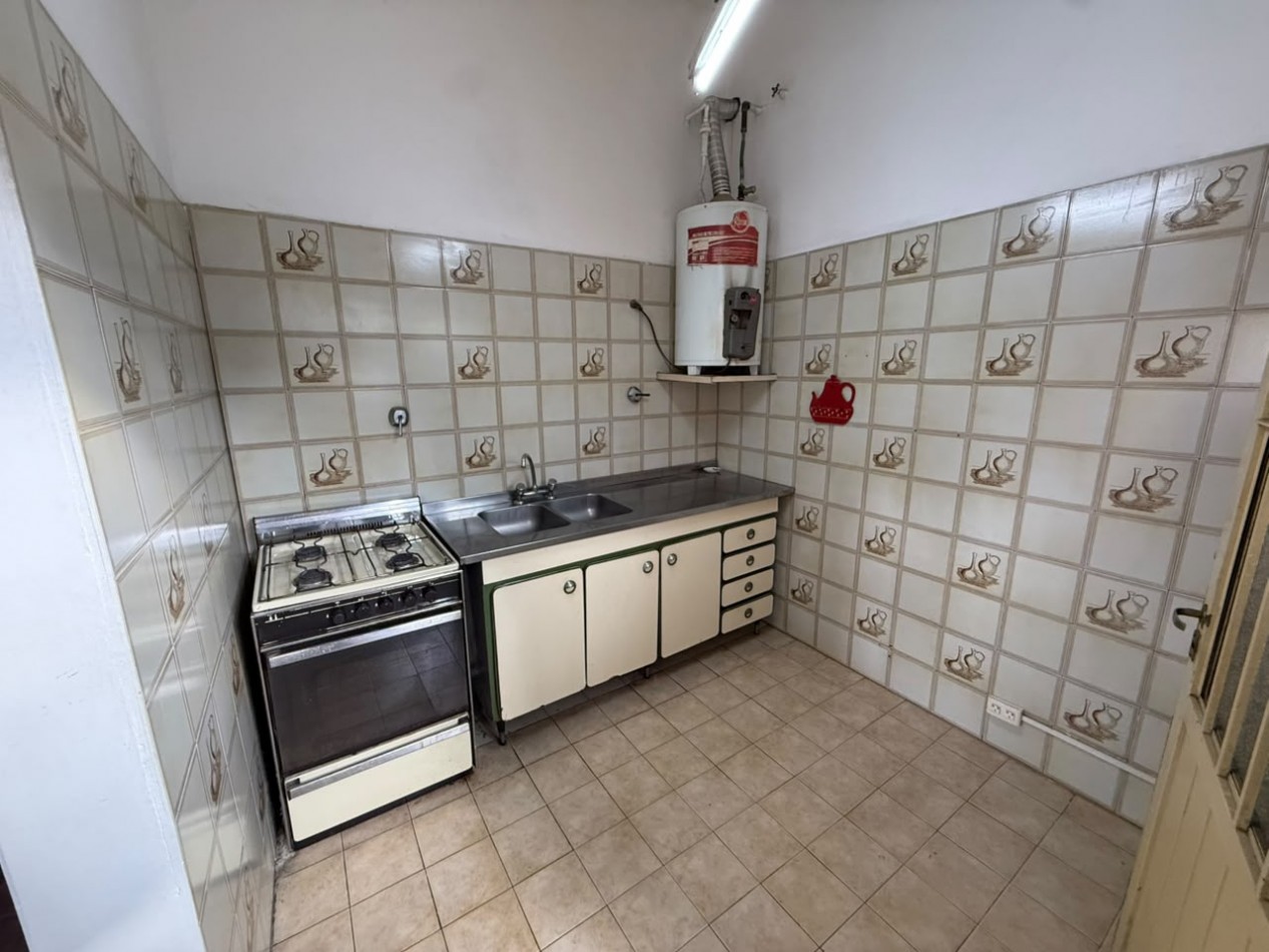 PH 2 AMB AL FRENTE EN PLANTA ALTA CON PATIO CON LAVADERO Y CERRAMIENTO DE TOLDO REBATIBLE (SIN EXPENSAS) REF. 938