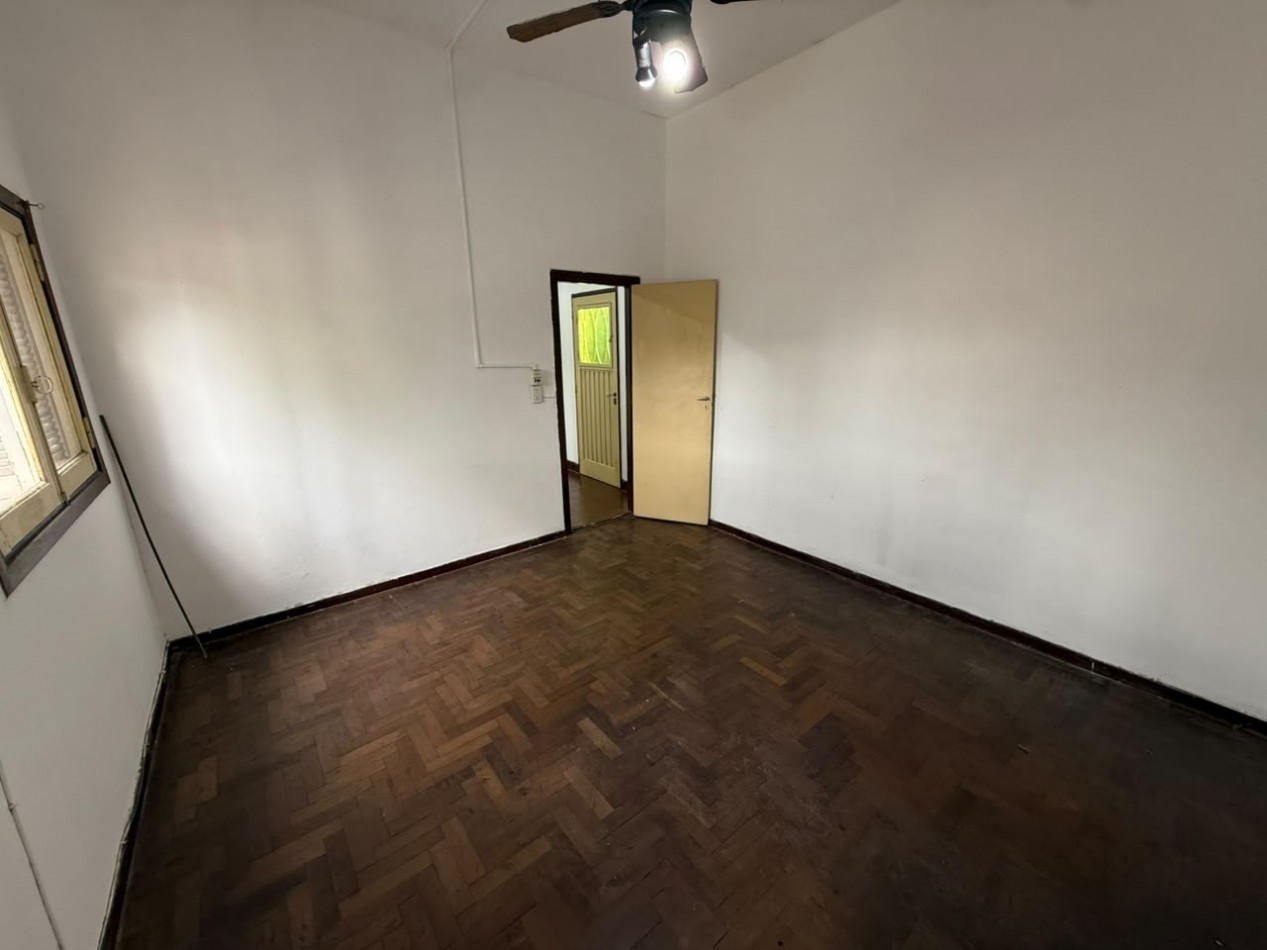 PH 2 AMB AL FRENTE EN PLANTA ALTA CON PATIO CON LAVADERO Y CERRAMIENTO DE TOLDO REBATIBLE (SIN EXPENSAS) REF. 938