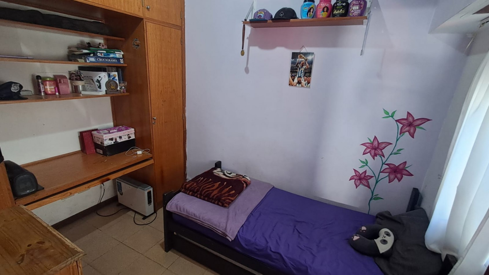 CASA IDEAL PARA 2 FLIAS PB: CASA 3 AMB CON GARAGE EN EL FONDO PARQUIZADO Y EN PA: DEPTO 2 AMB. REF: 131
