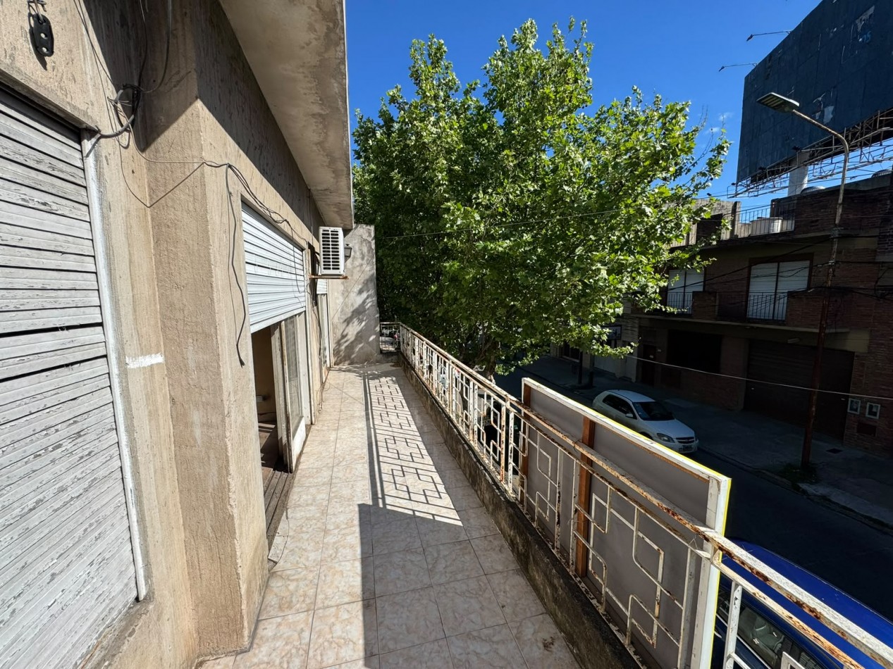 PH 3 AMB AL FRENTE CON BALCON, PATIO Y TERRAZA (SIN EXPENSAS) REF. 940 