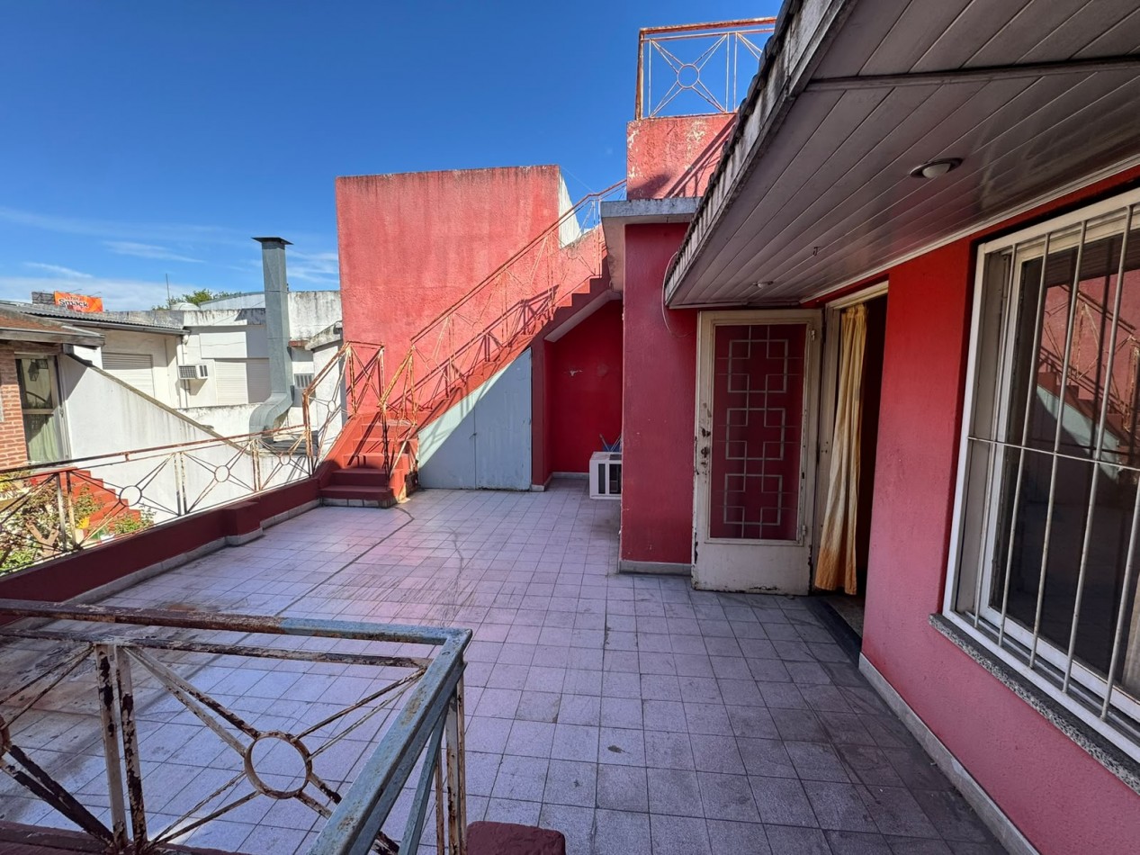 PH 3 AMB AL FRENTE CON BALCON, PATIO Y TERRAZA (SIN EXPENSAS) REF. 940 