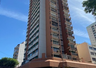 DEPARTAMENTO 3 AMBIENTES AL FRENTE CON 2 BALCONES SOBRE PRINCIPAL AVENIDA