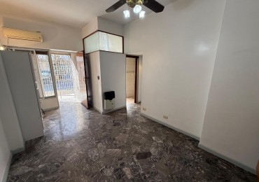 DEPARTAMENTO 2 AMB PLANTA BAJA AL FRENTE CON ENTRADA INDEPENDIENTE REF. 903