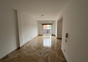 DEPARTAMENTO MONOAMBIENTE AL FRENTE A METROS DE CABA.REF.886